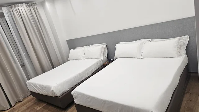 غرفة رباعية، HOTEL GALLES 6/10
