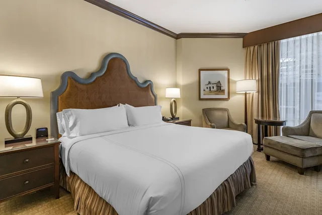 جناح تنفيذي بسرير كينج بشرفة بغرفة نوم واحدة، Omni Austin Hotel Downtown 8/10