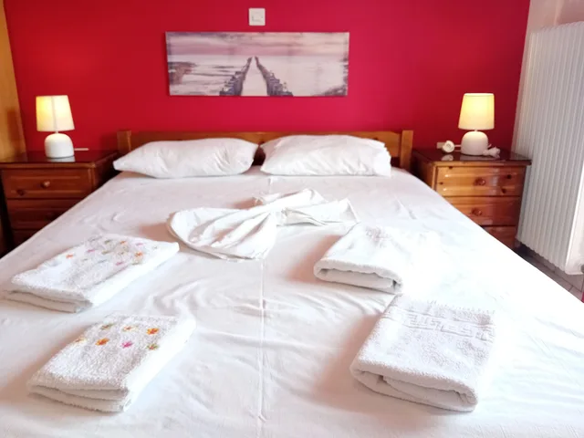شقة ملكية بإطلالة على البحر بشرفة بغرفتي نوم، White Villa 2/7