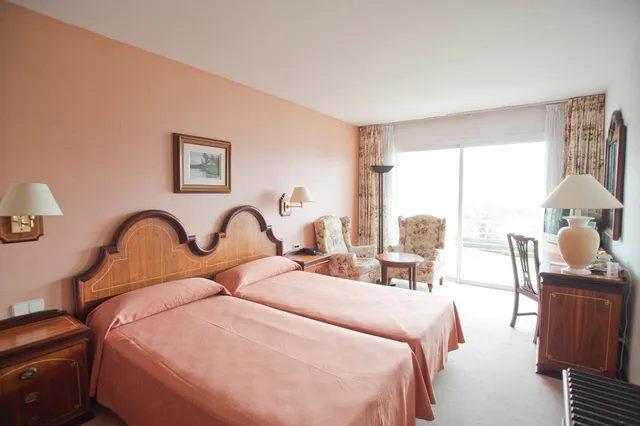 غرفة بسريرين منفصلين، Hotel Riu Fluvia 3/6