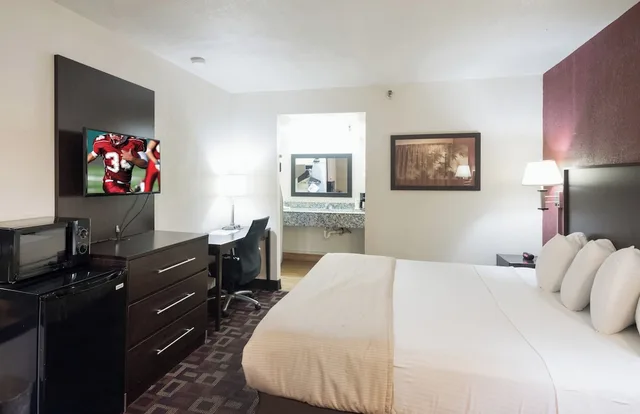 غرفة ديلوكس بسرير كوين للمدخنين، Red Roof Inn Oklahoma Airport - I-40 W/Fairgrounds 1/5