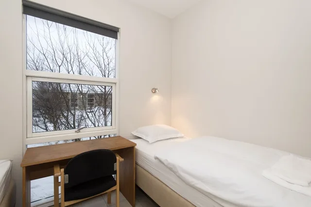 غرفة بسريرين منفصلين بحمام مشترك، Hotel Eldhestar 4/6