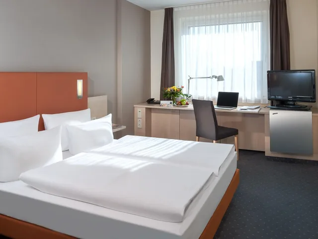 Park, Sleep، Essential by Dorint Berlin-Adlershof 2/2