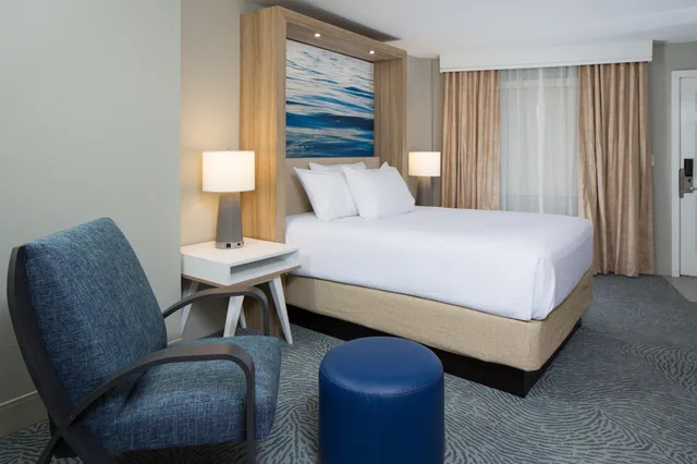 جناح بسرير كينج بغرفة نوم واحدة لذوي الإعاقة، CROWNE PLAZA MELBOURNE OCEANFRONT 2/5