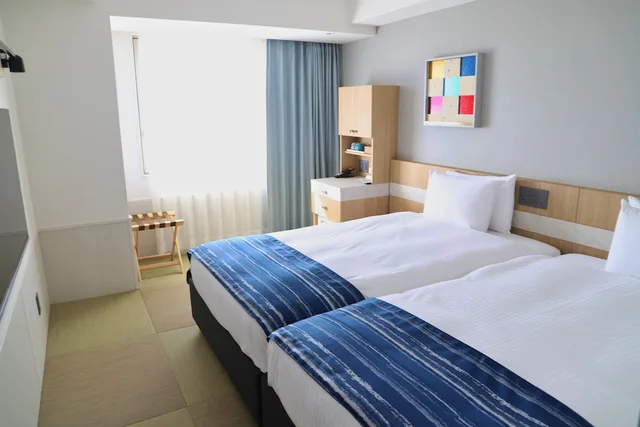 Hollywood, Twin Beds, Bathtub، Okinawa Hinode Resort And Hot Spring Hotel 1/3