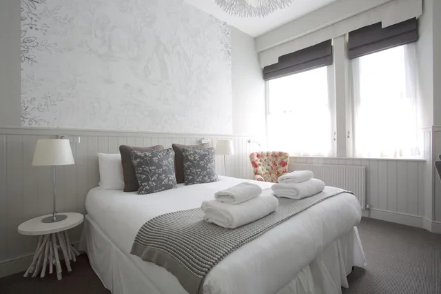 غرفة كلاسيكية بسرير مزدوج، Georgian House Hotel 2/10
