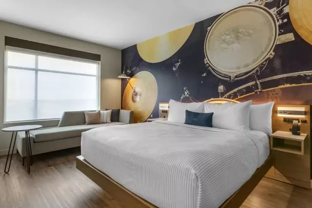 Upgrade, Suite, King Bed، Cambria Hotel Austin Airport 3/7