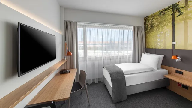 Standard, Single, Accessible, Holiday Inn Munich Leuchtenbergring, an IHG Hotel 6/9