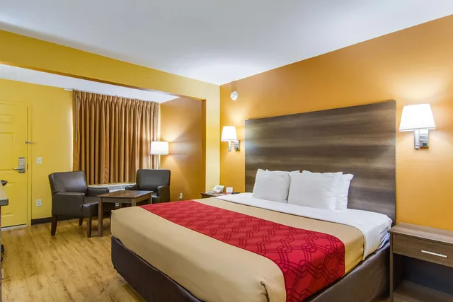 غرفة بسرير كينج، Econo Lodge Kingsland 2/4