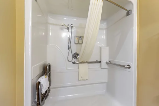 Standard, King Bed, Accessible, Best Western Plus The Inn At Horse Heaven 4/4