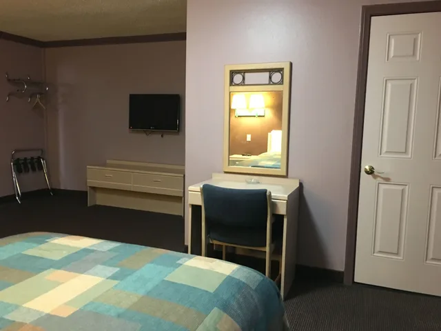 Standard, King Bed, Smoking, Hollywood Stars Inn 2/3