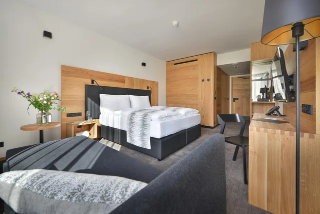 Deluxe, King Bed, Balcony or Terrace، Grand Hotel Hradec 1/4