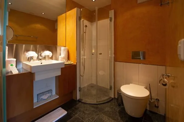 غرفة قياسية بسرير مزدوج، Hotel UTO KULM 6/7