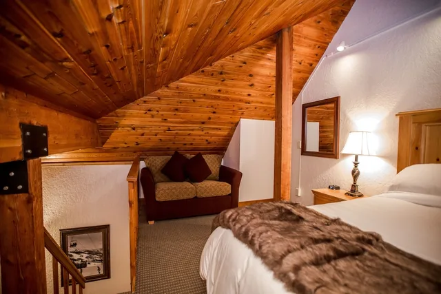 لوفت بسريرين كوين مع أريكة، Kandahar Lodge at Whitefish Mountain Resort 3/4