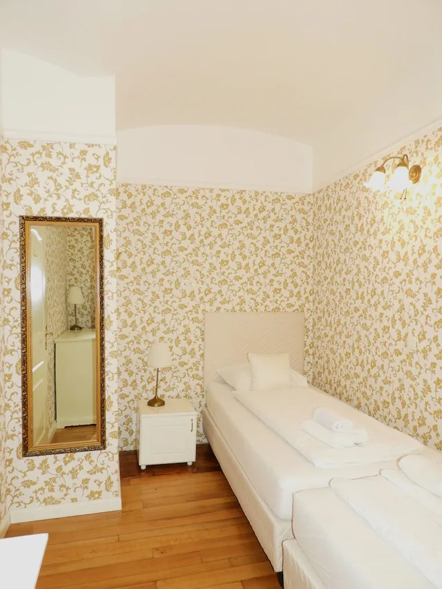 Superior, Suite, King and Twin Beds, Allegro 4/5