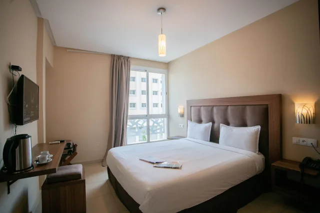 Standard, Queen Bed, Hotel Etoile Du Nord 1/2