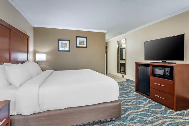 Room, King Bed, Comfort Inn Asheville East-Blue Ridge Pkwy Access 1/4