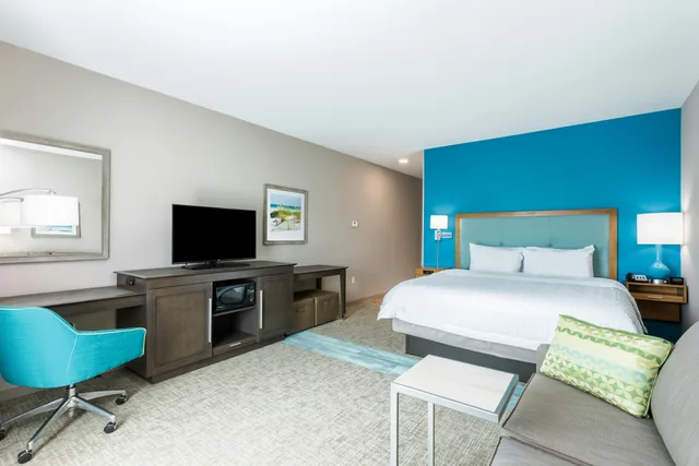 غرفة بسرير كينج لذوي الإعاقة، Hampton Inn and Suites Mary Esther Fort Walton Beach 3/3