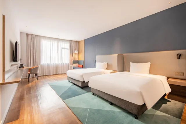 غرفة قياسية بسرير كينج وسرير كوين، Holiday Inn Express Shanghai Jiading New City 3/9