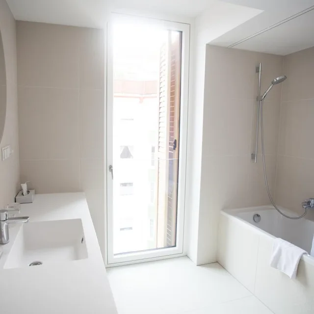 جناح جونيور بسرير كينج بشرفة، Hotel Caroline 5/6