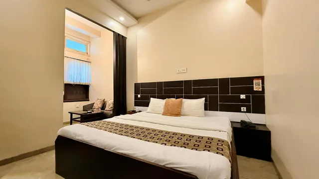 غرفة أساسية بسرير مزدوج، Hotel New Sunder 1/2