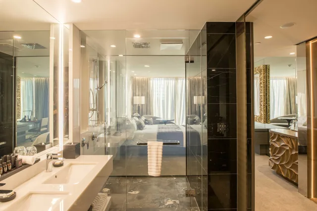 Vista King Suite with Free Wifi، Emporium Hotel South Bank 5/7