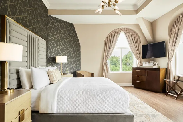 غرفة سوبيريور بسرير كينج، Chateau Grande Hotel 2/2