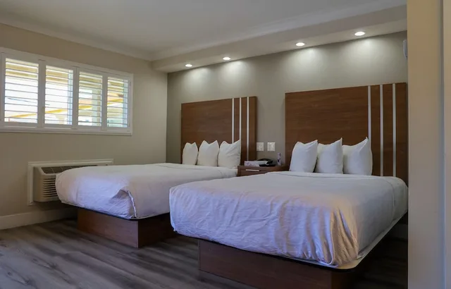 غرفة بريميوم بسريرين مزدوجين، Greenwich Inn 3/7