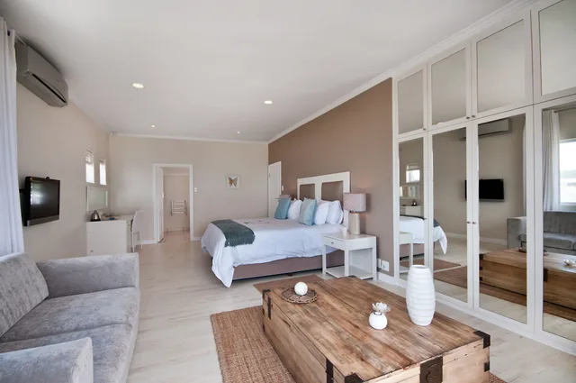 جناح فاخر بسريرين منفصلين بإطلالة على البحر بشرفة، The Robberg Beach Lodge 3/10