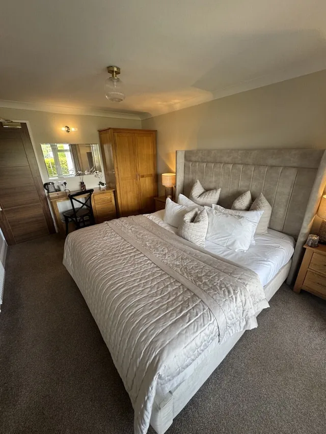 Cozy, King Bed, Adult Only, Hot Tub، Beech Hill Hotel Spa 2/2
