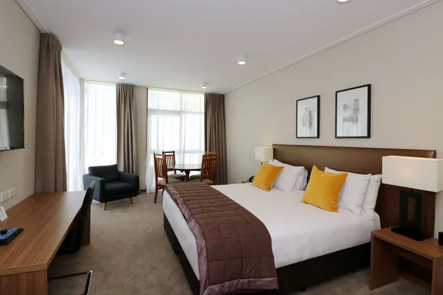 استوديو سوبيريور بسرير كينج بمطبخ، The Victoria Hotel Dunedin 1/2
