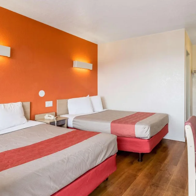 غرفة رباعية للمدخنين، Motel6 Albuquerque, NM - Northeast 2/8