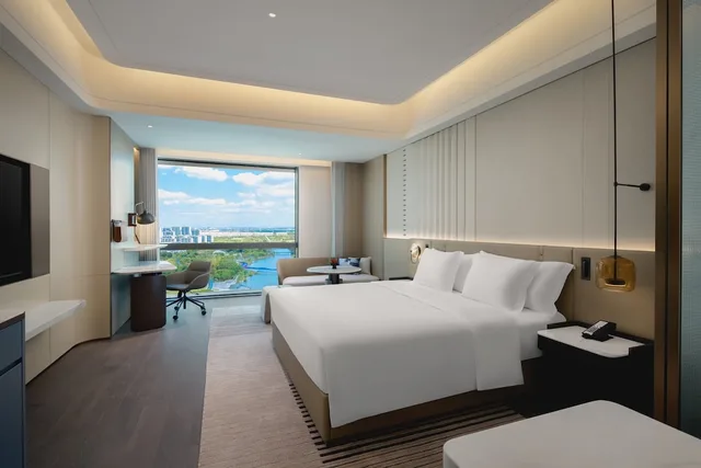 غرفة قياسية بسرير كينج مع دخول صالة النادي، Crowne Plaza Kunshan East by IHG 4/6