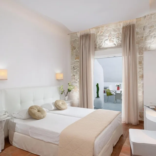 غرفة بسرير مزدوج أو سريرين منفصلين بشرفة، Adriani Hotel 3/10