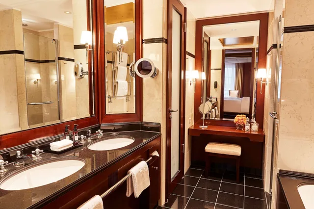 جناح تنفيذي بسرير كينج، Hotel Adlon Kempinski Berlin 3/7
