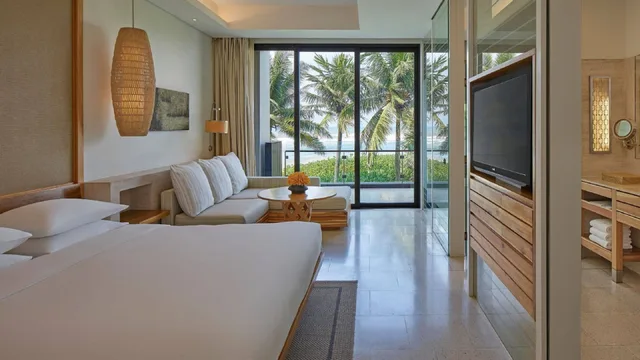 Club, King Bed, Ocean View, Hyatt Regency Danang Resort And Spa 6/10
