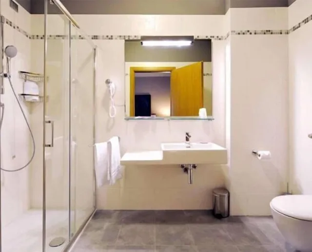 غرفة اقتصادية ثلاثية، M14 Hotel 4/4