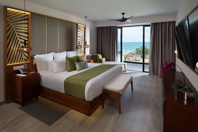 Roof Top, Presidential, Preferred Club, Suite, 1 King and 2 Double Beds, Ocean Front، Dreams Macao Beach Punta Cana 2/4