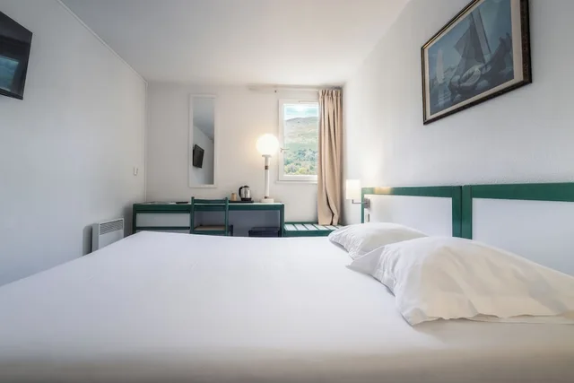غرفة بسرير مزدوج أو سريرين منفصلين، Hotel Paradis De Lourdes 1/10