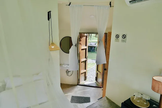 كوخ بسرير كينج، Doowall Hotel 5/8