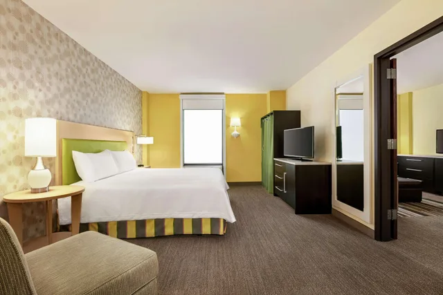 Studio, King Bed, Home2 Suites by Hilton New York Long Island City/ Manhattan View 1/2
