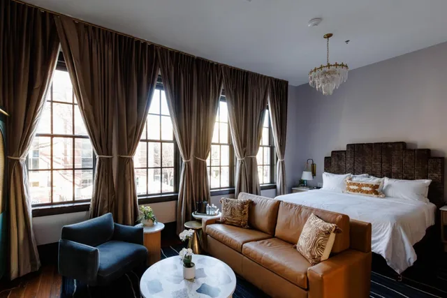 جناح جونيور بشرفة، Hotel Trundle 3/6
