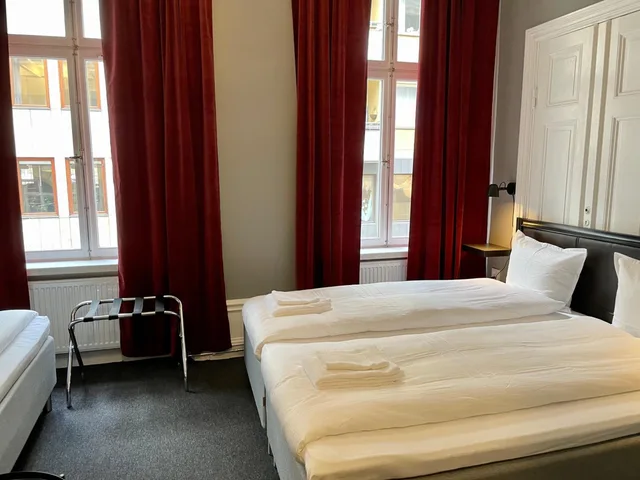 غرفة عائلية بسرير مزدوج وسرير فردي، Unique Hotel Jungfrugatan 1/2