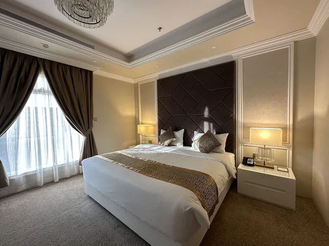 جناح ديلوكس بسرير كينج وسرير كوين، Remaj Hotel 2/4