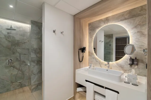 Junior, King Bed, Pool View, Sofa, Pool Access، Serenade All Suites - Adults Only Resort 2/4
