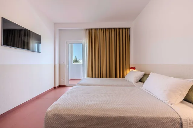 غرفة بسرير كوين بإطلالة على المسبح، Orion Hotel 3/10
