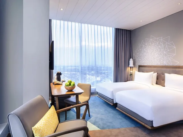 Privilege, Twin Beds, Mercure Jakarta Pantai Indah Kapuk 2/4