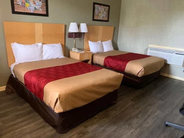 غرفة قياسية بسريرين مزدوجين، Falls Inn Newton Falls 2/7