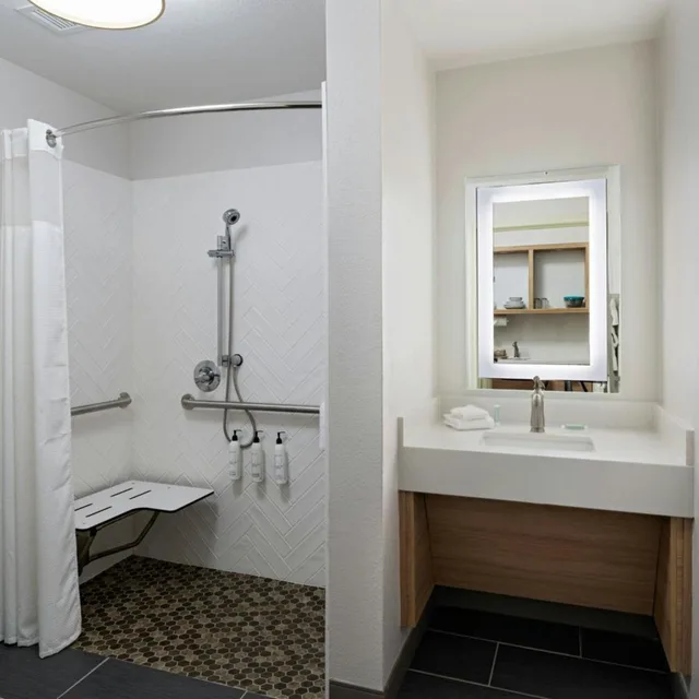 Studio 1 King Non-Private Sofa، Towneplace Suites By Marriott 4/6