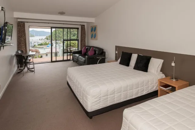 غرفة بانورامية بسرير مزدوج أو سريرين منفصلين بإطلالة على البحر، Harbour View Motel 1/8